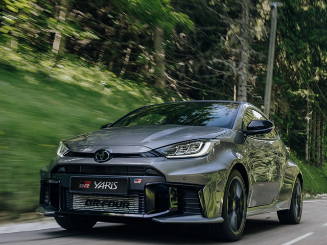 Novo GR Yaris com 300cv chega ao Brasil em abril de 2026