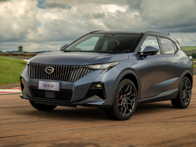 GAC lança GS3, primeiro modelo a combustão da marca no Brasil, com preços de lançamento que partem de R$ 129.990