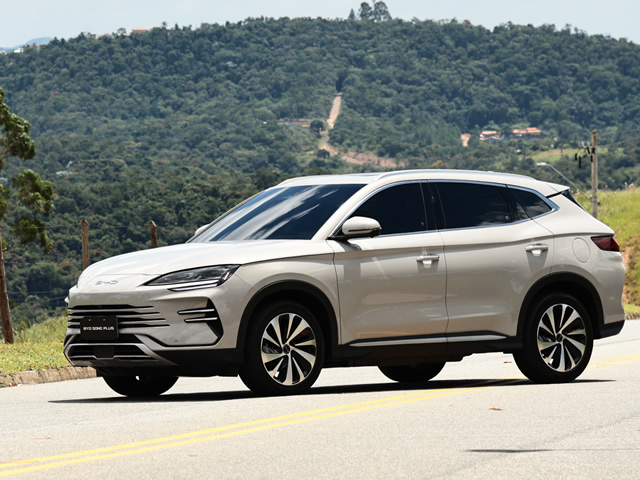 Honda CBR1000RR-R Fireblade SP 2026 chega com mais detalhes do MotoGP