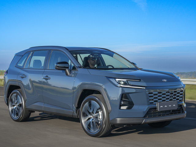 Novo Toyota RAV4 estreia no Brasil com duas versões híbridas full e partindo de R$ 317.000