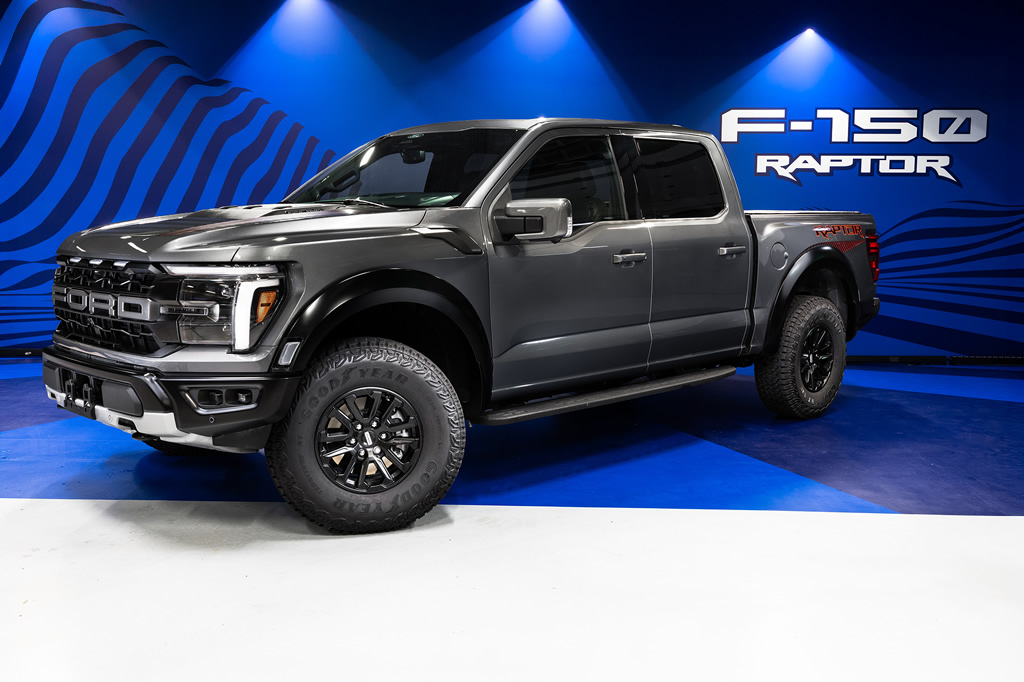 Em tempos de eletrificados, Ford anuncia o lançamento da F-150 Raptor e do novo Mustang GT Performance no Brasil