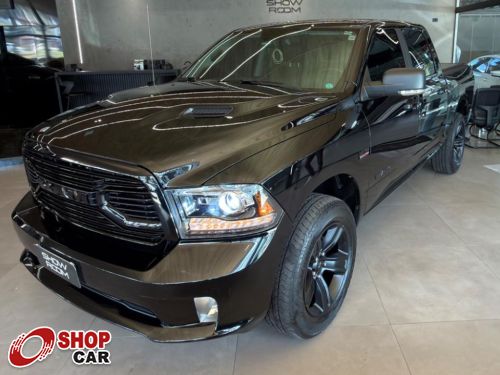 1500 Classic Laramie Night Edition 5.7 V8 4x4 C.D. A/T